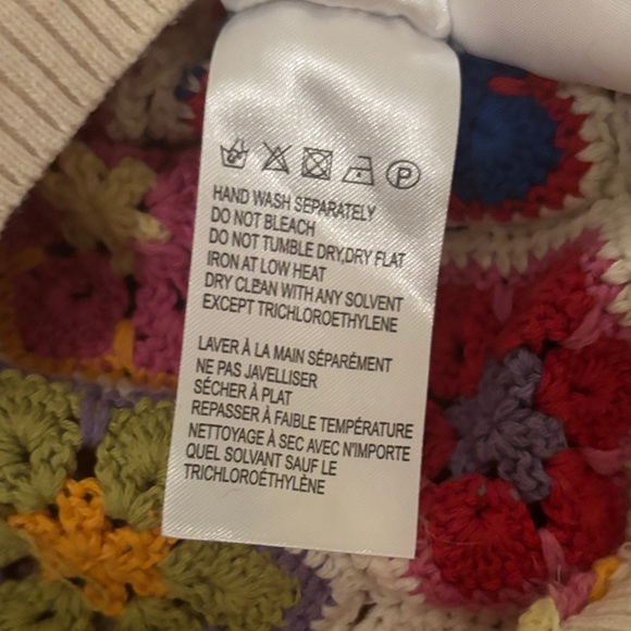 FARM Rio Multicolor Floral Sweater - Picture 5 of 11